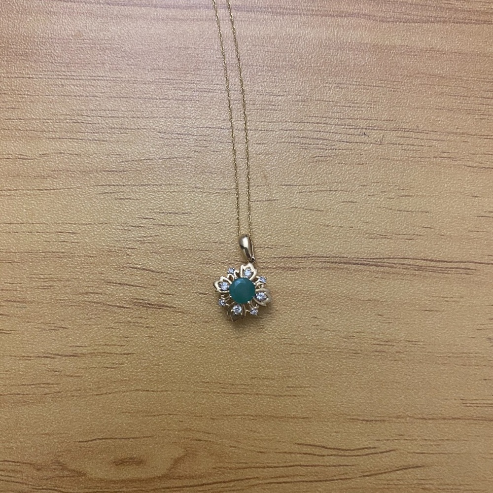14k emerald yellow gold necklace